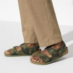Birkenstock Milano Soft Footbed Birko-Flor Desert Soil Camo Green -Birkenstock Shop 1018814 f closeup m