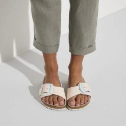 Birkenstock Madrid Big Buckle Leather Light Rose -Birkenstock Shop 1022567 f closeup f