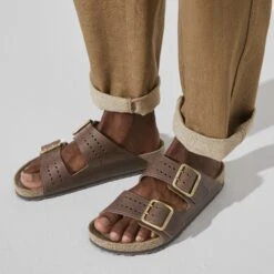 Birkenstock Arizona Bold Leather Roast 14 Birkenstock Arizona Bold Leather Roast -Birkenstock Shop 1022605 f closeup m
