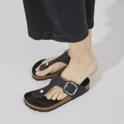 Birkenstock Gizeh Big Buckle Oiled Leather Black -Birkenstock Shop 1023334 detail 8