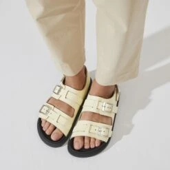 Birkenstock Cannes Leather Butter -Birkenstock Shop 1023926 f closeup f