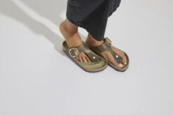 Birkenstock Gizeh Big Buckle Oiled Leather Olive Green -Birkenstock Shop 1023976 detail 8
