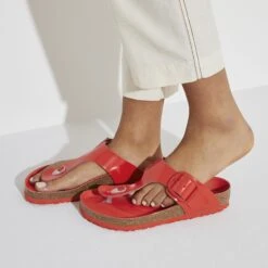 Birkenstock Gizeh Big Buckle Natural Leather Patent High Shine Tomato 13 Birkenstock Gizeh Big Buckle Natural Leather Patent High Shine Tomato -Birkenstock Shop 1024176 detail 8