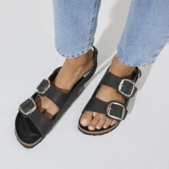 Birkenstock Milano Big Buckle Oiled Leather Black 13 Birkenstock Milano Big Buckle Oiled Leather Black -Birkenstock Shop 1024943 detail 8