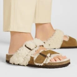Birkenstock Arizona Teddy Split Suede Leather-Shearling Mink -Birkenstock Shop 1025541 f closeup f