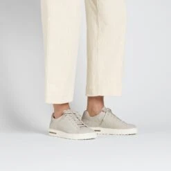 Birkenstock Bend Low Suede Embossed Corduroy Antique White 12 Birkenstock Bend Low Suede Embossed Corduroy Antique White -Birkenstock Shop 1025578 f look f