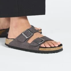 Birkenstock Arizona Shearling Synthetics Desert Dust Black 23 Birkenstock Arizona Shearling Synthetics Desert Dust Black -Birkenstock Shop 1025602 f closeup f