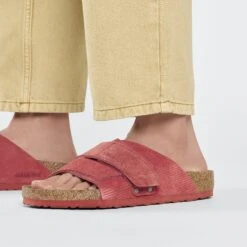 Birkenstock Kyoto Suede Embossed Corduroy Sienna Red -Birkenstock Shop 1025653 f closeup m