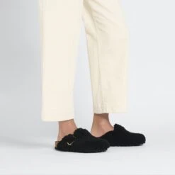 Birkenstock Boston Big Buckle Shearling Black Gold -Birkenstock Shop 1025891 f look f