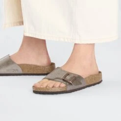 Birkenstock Catalina Birko-Flor Graceful Taupe -Birkenstock Shop 1026512 f closeup f
