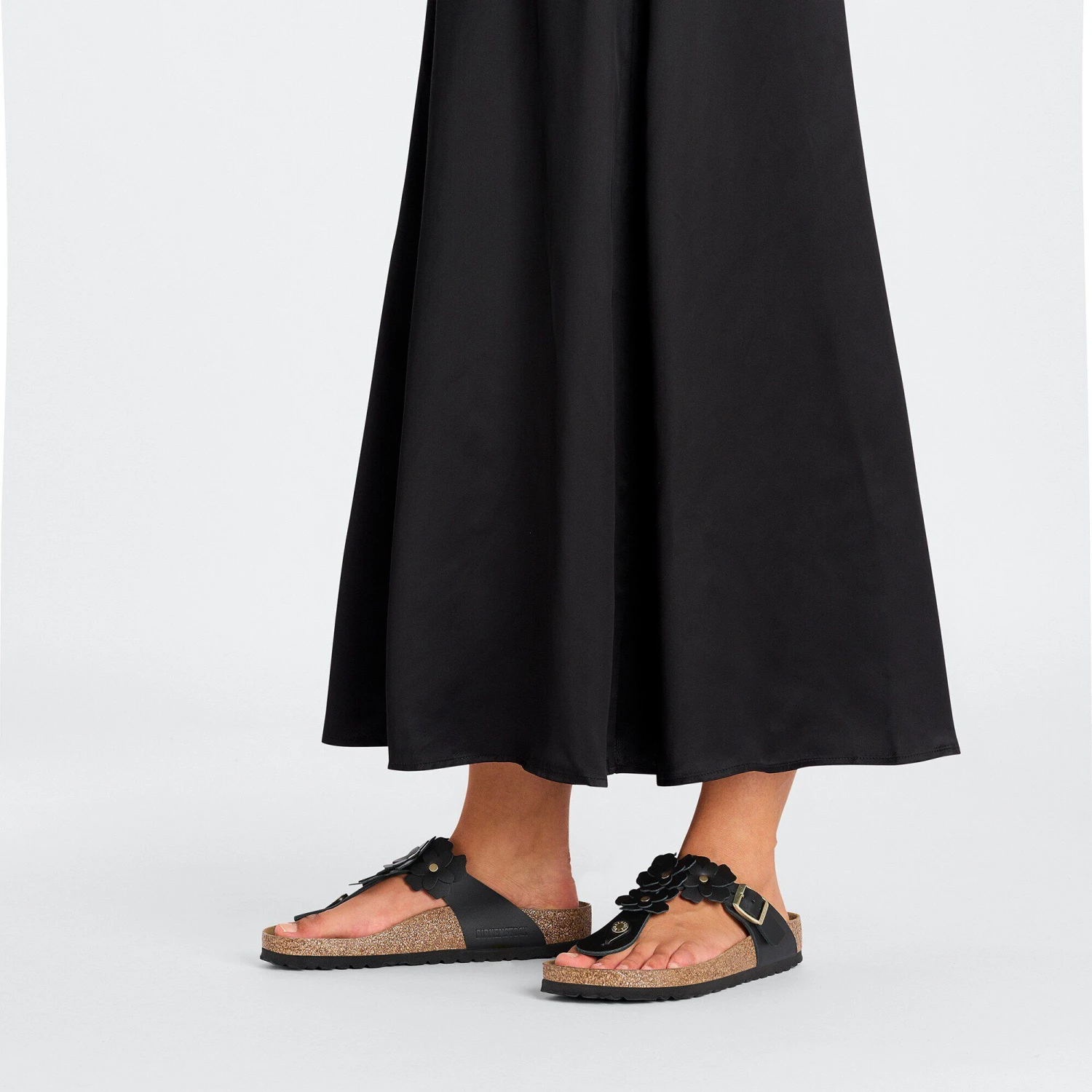 Birkenstock Gizeh Flower Leather Black 7 Birkenstock Gizeh Flower Leather Black - Image 7