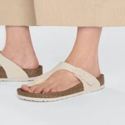 Birkenstock Gizeh Vegan Textile Casual Canvas Eggshell -Birkenstock Shop 1026703 f closeup f