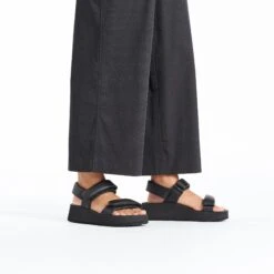 Theda Leather Black -Birkenstock Shop 1026877 f look f