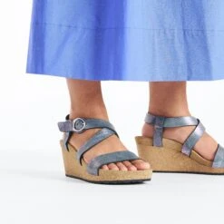 Sibyl Nubuck Leather Metallic Black -Birkenstock Shop 1026900 f closeup f