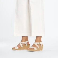 Sibyl Nubuck Leather Metallic Silver 12 Sibyl Nubuck Leather Metallic Silver -Birkenstock Shop 1026933 f look f