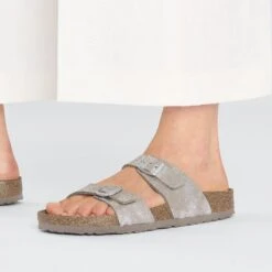 Birkenstock Sydney Synthetics Washed Metallic Silver 14 Birkenstock Sydney Synthetics Washed Metallic Silver -Birkenstock Shop 1026961 f closeup f
