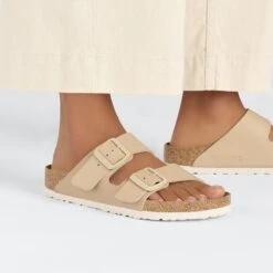 Birkenstock Arizona Birko-Flor New Beige 11 Birkenstock Arizona Birko-Flor New Beige -Birkenstock Shop 1027721 f closeup f