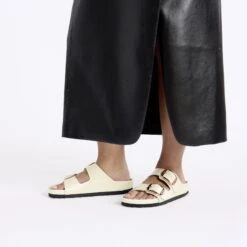 Birkenstock Arizona Big Buckle Natural Leather Patent High Shine Ecru 15 Birkenstock Arizona Big Buckle Natural Leather Patent High Shine Ecru -Birkenstock Shop 1027779 f look f