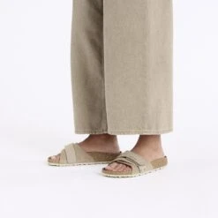 Birkenstock Oita Suede Leather Taupe -Birkenstock Shop 1027939 f look f