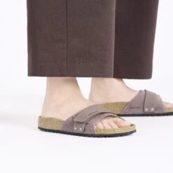 Birkenstock Oita Suede Leather Faded Purple -Birkenstock Shop 1027997 f closeup f