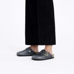 Birkenstock Boston Big Buckle Shearling Oiled Leather Midnight Blue 13 Birkenstock Boston Big Buckle Shearling Oiled Leather Midnight Blue -Birkenstock Shop 1027998 f look f