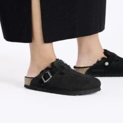 Birkenstock Boston Teddy Shearling Suede Leather-Shearling Corduroy Black -Birkenstock Shop 1028326 f closeup f