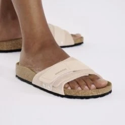 Birkenstock Oita Suede Leather Light Rose -Birkenstock Shop 1029249 f closeup f