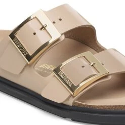 Birkenstock Arizona Droplet Buckle Natural Leather Patent High Shine New Beige -Birkenstock Shop 1029345 detail 1