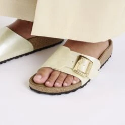 Birkenstock Catalina Luxe Buckle Birko-Flor Graceful Pearl White 15 Birkenstock Catalina Luxe Buckle Birko-Flor Graceful Pearl White -Birkenstock Shop 1029382 f closeup f