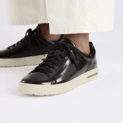 Birkenstock Bend Low Natural Leather Patent Black -Birkenstock Shop 1029662 f closeup f