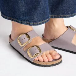 Birkenstock Arizona Hammered Big Buckle Natural Leather Patent High-Shine Faded Purple 11 Birkenstock Arizona Hammered Big Buckle Natural Leather Patent High-Shine Faded Purple -Birkenstock Shop 1029784 f closeup f
