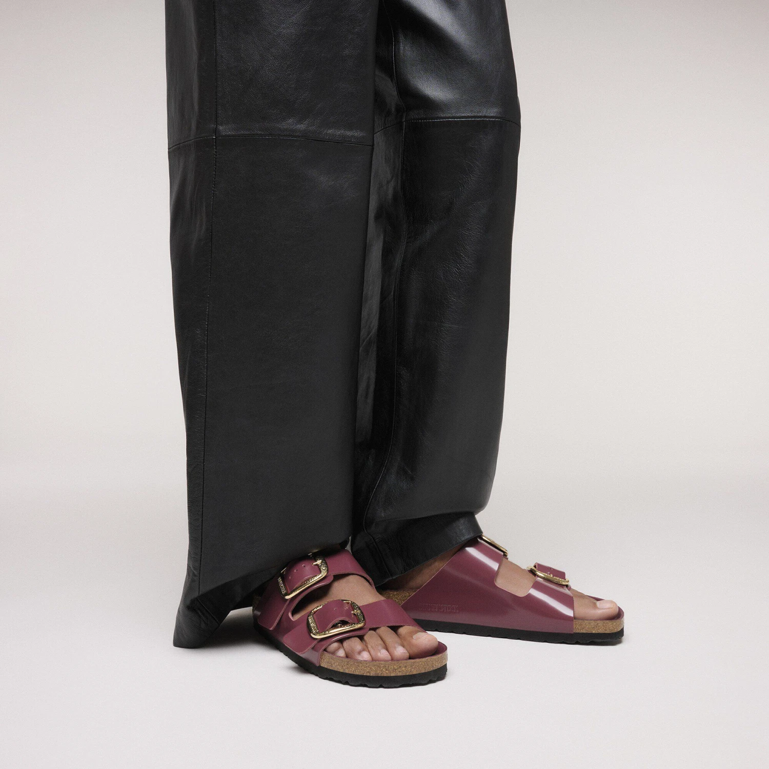 Birkenstock Arizona Hammered Big Buckle Natural Leather Patent Zinfandel High Shine 7 Birkenstock Arizona Hammered Big Buckle Natural Leather Patent Zinfandel High Shine - Image 7