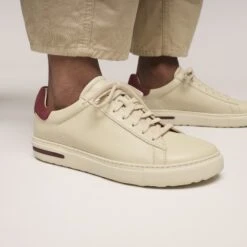 Birkenstock Bend Low Leather Eggshell/Zinfandel 12 Birkenstock Bend Low Leather Eggshell/Zinfandel -Birkenstock Shop 1030306 f closeup f