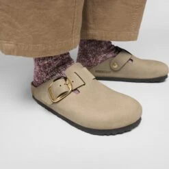 Birkenstock Boston Big Buckle Oiled Leather Tobacco Brown -Birkenstock Shop 1030393 f closeup f