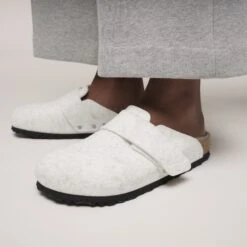 Birkenstock Loma Shearling Wool Felt Oyster 13 Birkenstock Loma Shearling Wool Felt Oyster -Birkenstock Shop 1030753 f closeup f