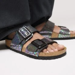 Birkenstock Sydney Luxe Buckle Synthetics Shiny Snake Black -Birkenstock Shop 1030868 f closeup f